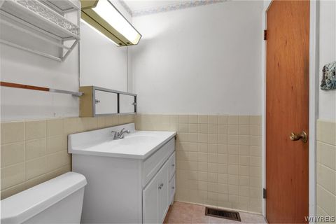 Tiny photo for 620 Meadowbrook Drive, North Tonawanda, NY 14120 (MLS # B1684616)