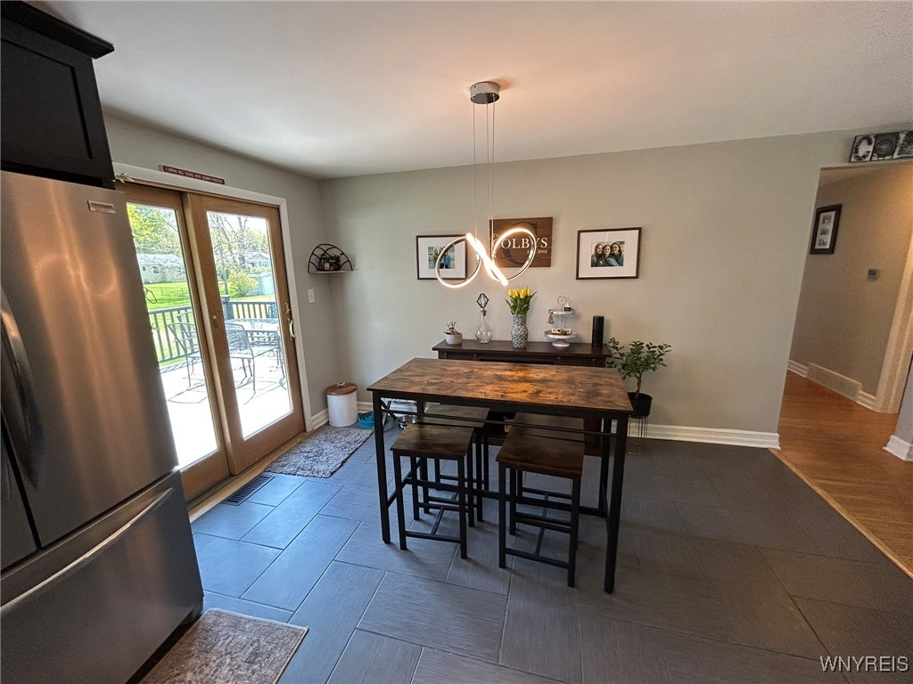 4255 Roxbury Drive, Clarence, New York image 8