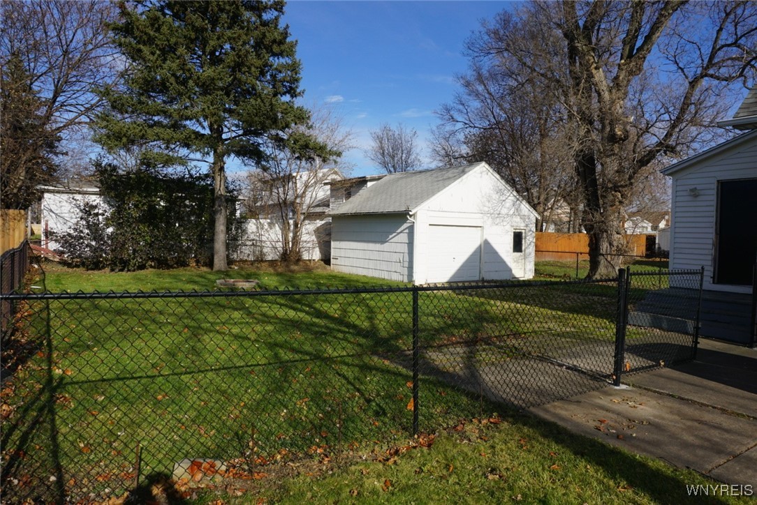 2926 Ontario Avenue, Niagara Falls, New York image 3