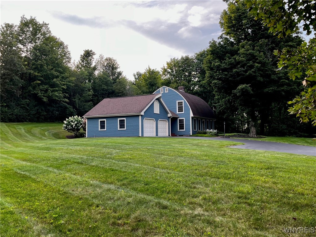 5935 Newport Road, Camillus, New York image 3