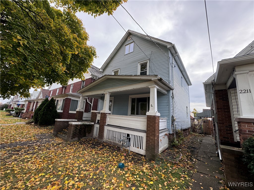 2213 Woodlawn Avenue, Niagara Falls, New York image 2