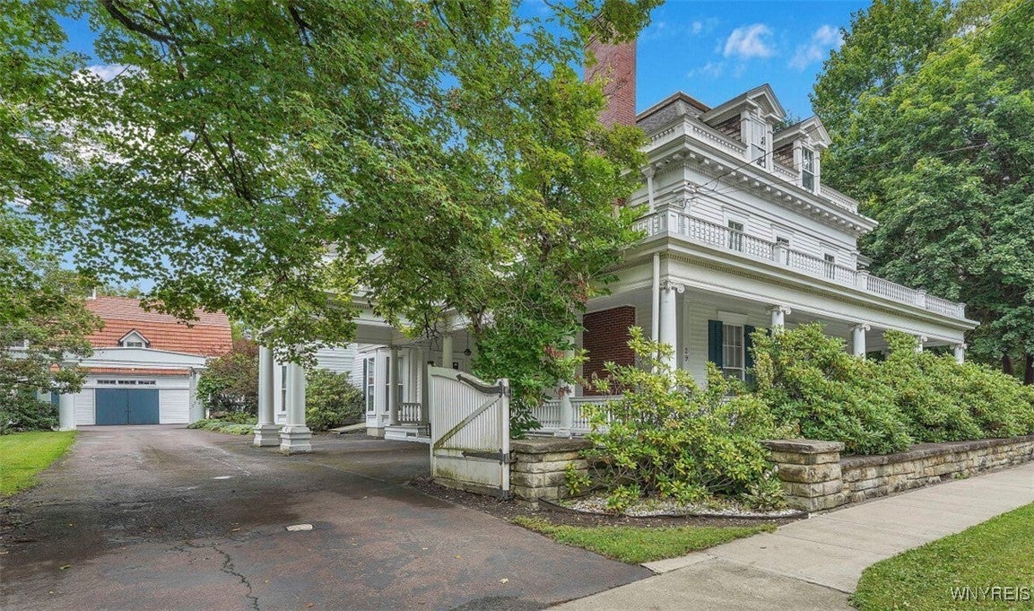 29 Willets Avenue