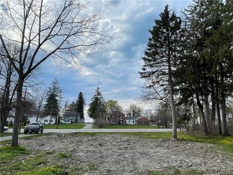 Tiny photo for 5057 Lake Shore Road, Hamburg, NY 14075 (MLS # B1656305)