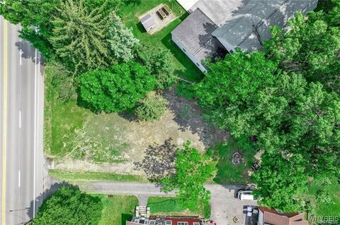 Tiny photo for 5057 Lake Shore Road, Hamburg, NY 14075 (MLS # B1656305)