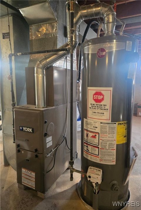 Tiny photo for 79 Autumnwood Drive, Cheektowaga, NY 14227 (MLS # B1655401)