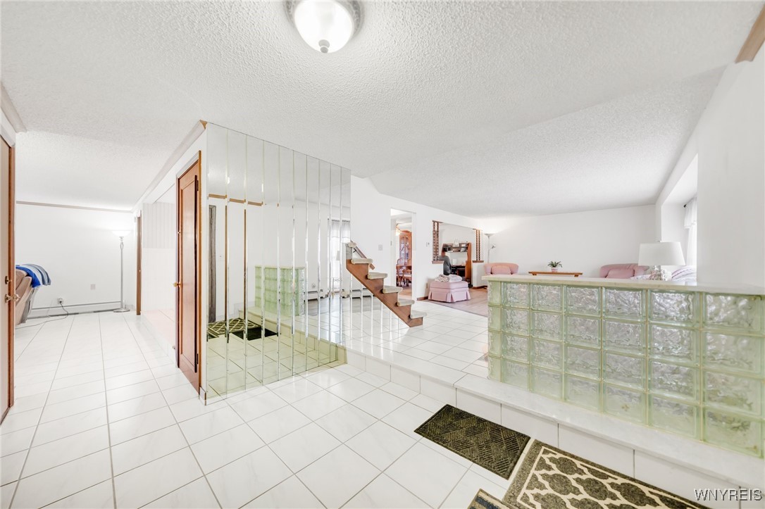 23 Brookedge Road, Cheektowaga, New York image 4