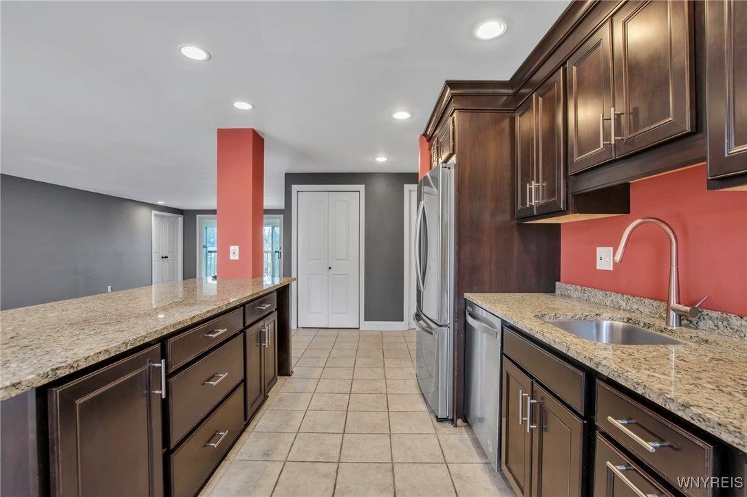 32 Bernhardt Drive #7, Amherst, New York image 6