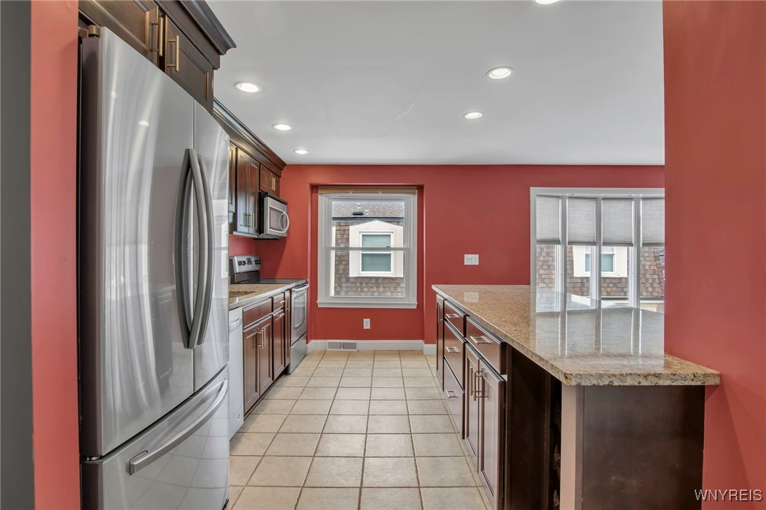 32 Bernhardt Drive #7, Amherst, New York image 4
