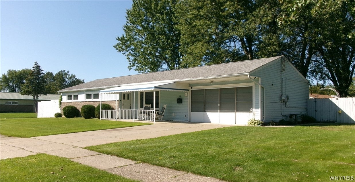 11 Alys Drive E