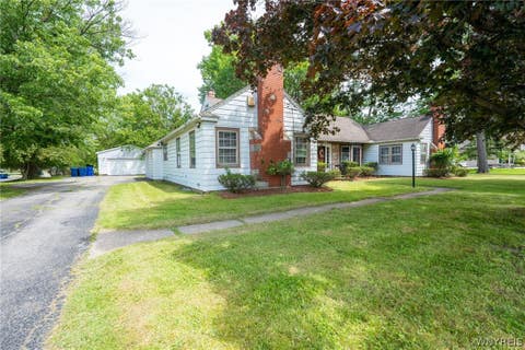 Photo of 260 S Forest Road, Amherst, NY 14221 (MLS # B1695344)