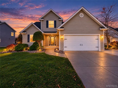 Photo of 86 The Commons, Grand Island, NY 14072 (MLS # B1723491)