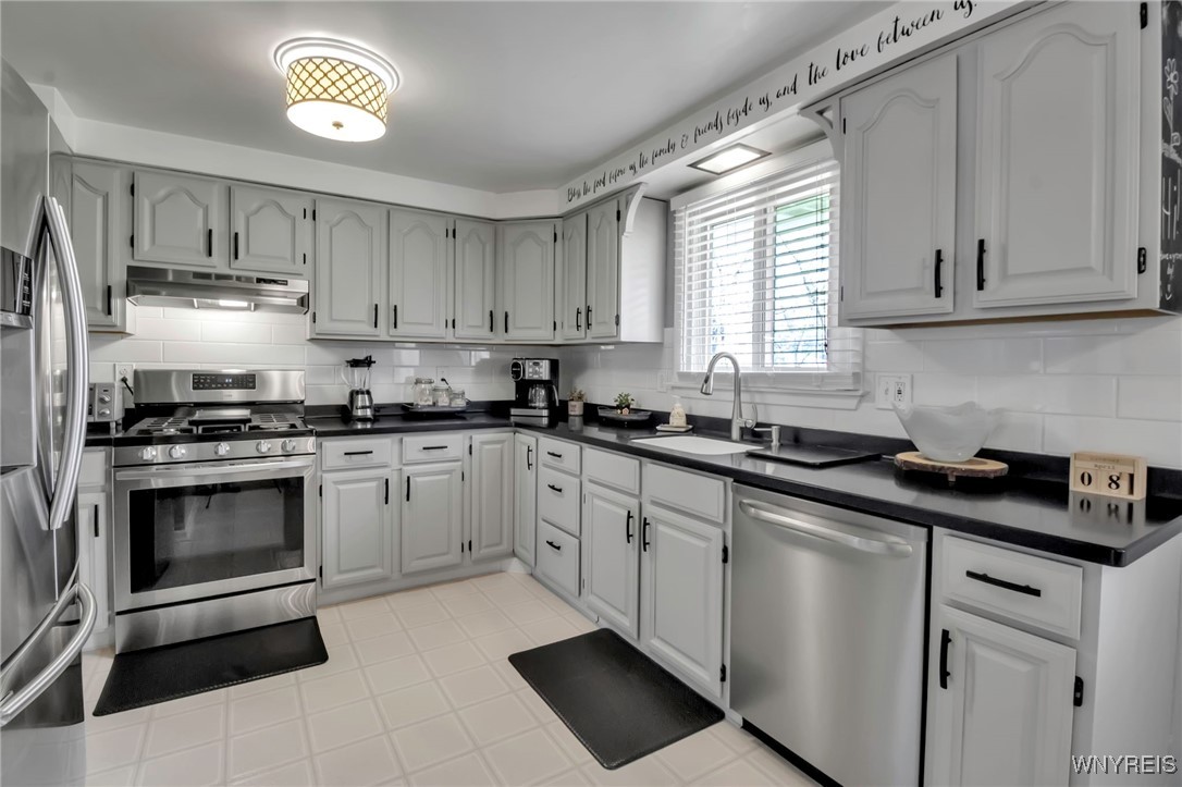7227 Elmtree Place, Boston, New York image 8