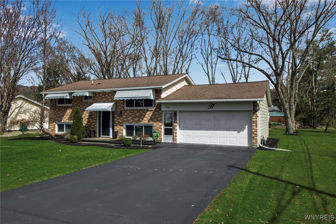 7227 Elmtree Place, Boston, New York image 2