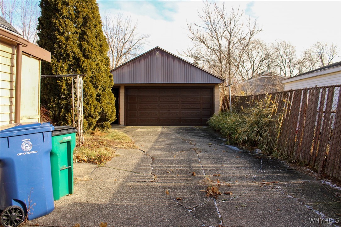 405 Benzinger Street, Buffalo, New York image 2