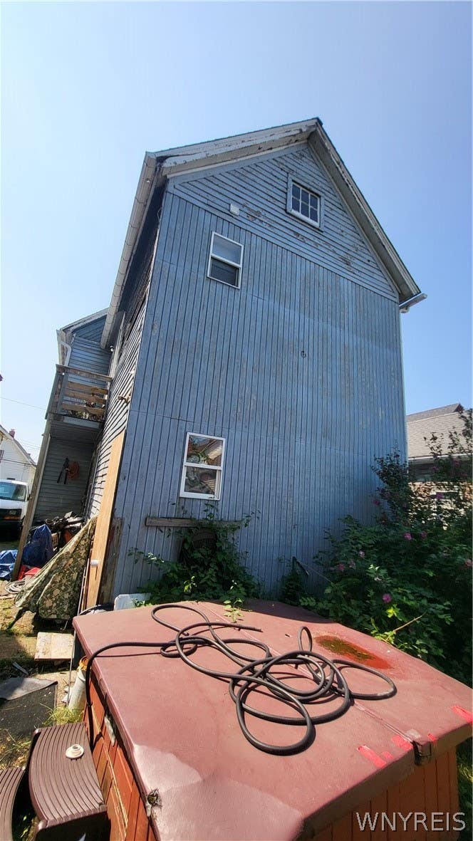 Photo of 18 Clifford Street, Buffalo, NY 14210 (MLS # B1707035)