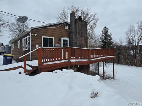 Homes For Sale - 66 Warren Street<br/> Tully, NY 13159
