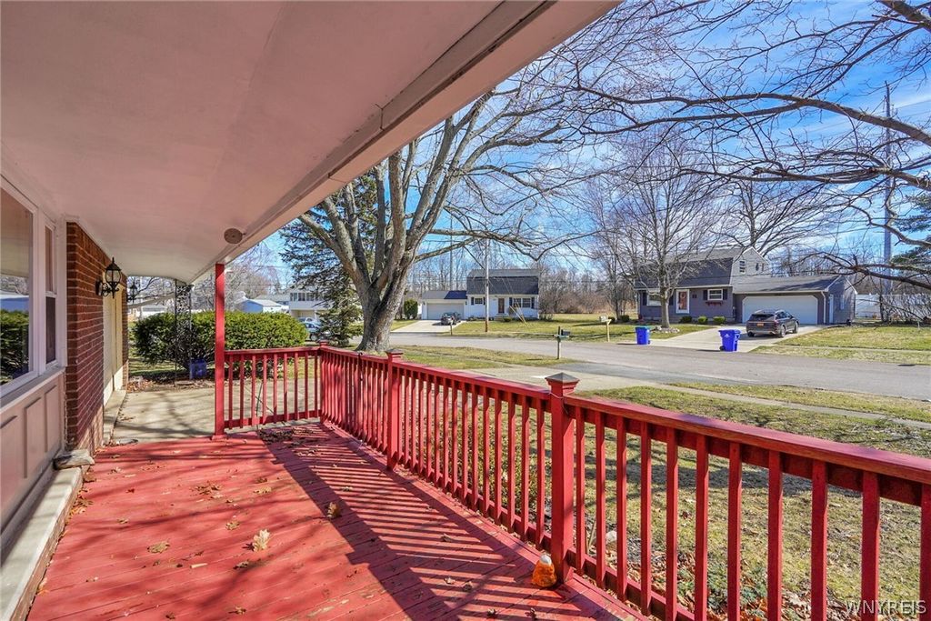 Photo of 5658 Juno Drive, Hamburg, NY 14085 (MLS # B1666020)