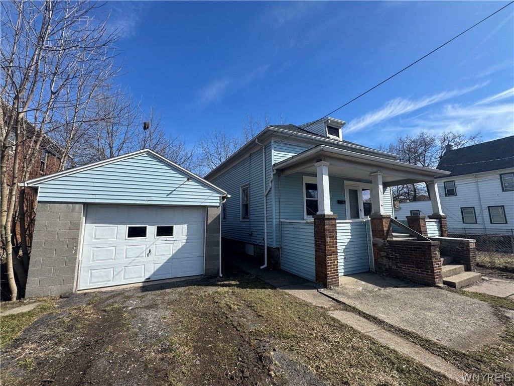 Photo of 1117 13th Street, Niagara Falls, NY 14301 (MLS # B1665326)