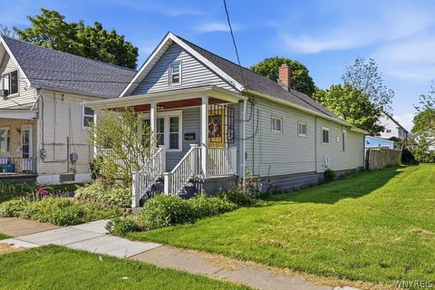 Photo of 394 Plymouth Avenue, Buffalo, NY 14213 (MLS # B1685073)