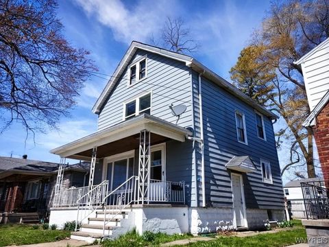 Photo of 1126 La Salle Avenue, Niagara Falls, NY 14301 (MLS # B1655073)