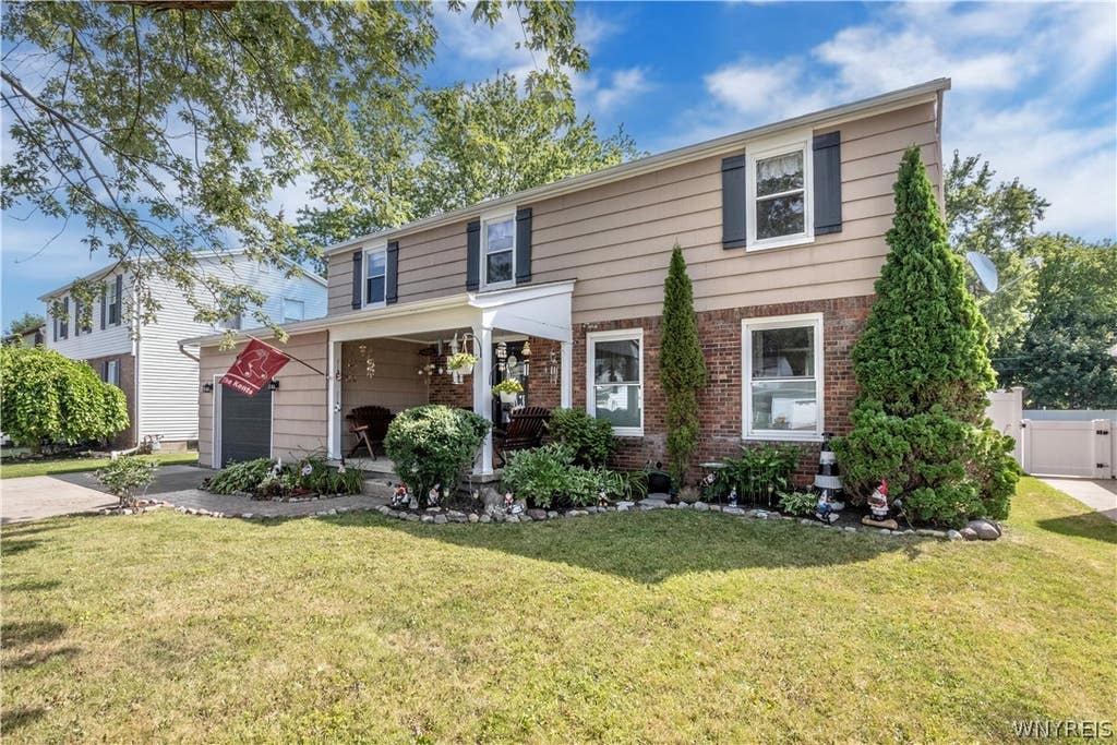 Photo of 23 Villa Maria Rd Rd, West Seneca, NY 14224 (MLS # B1704760)