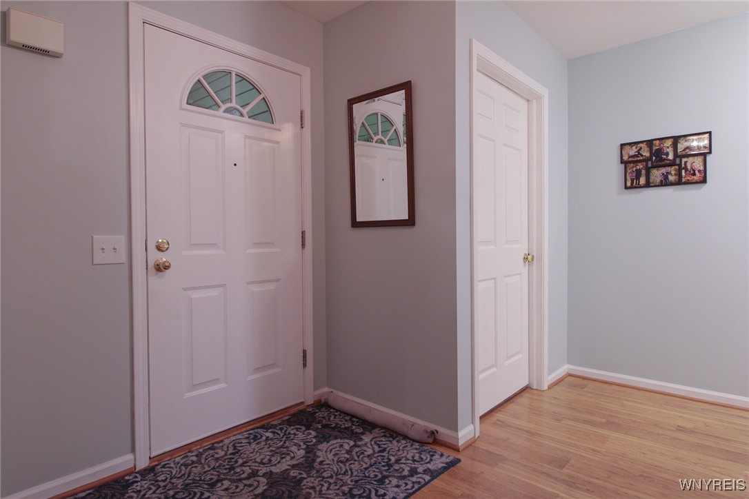 Chili, New York 14514, United States, 2 Bedrooms Bedrooms, ,2 BathroomsBathrooms,Residential,Active,221717