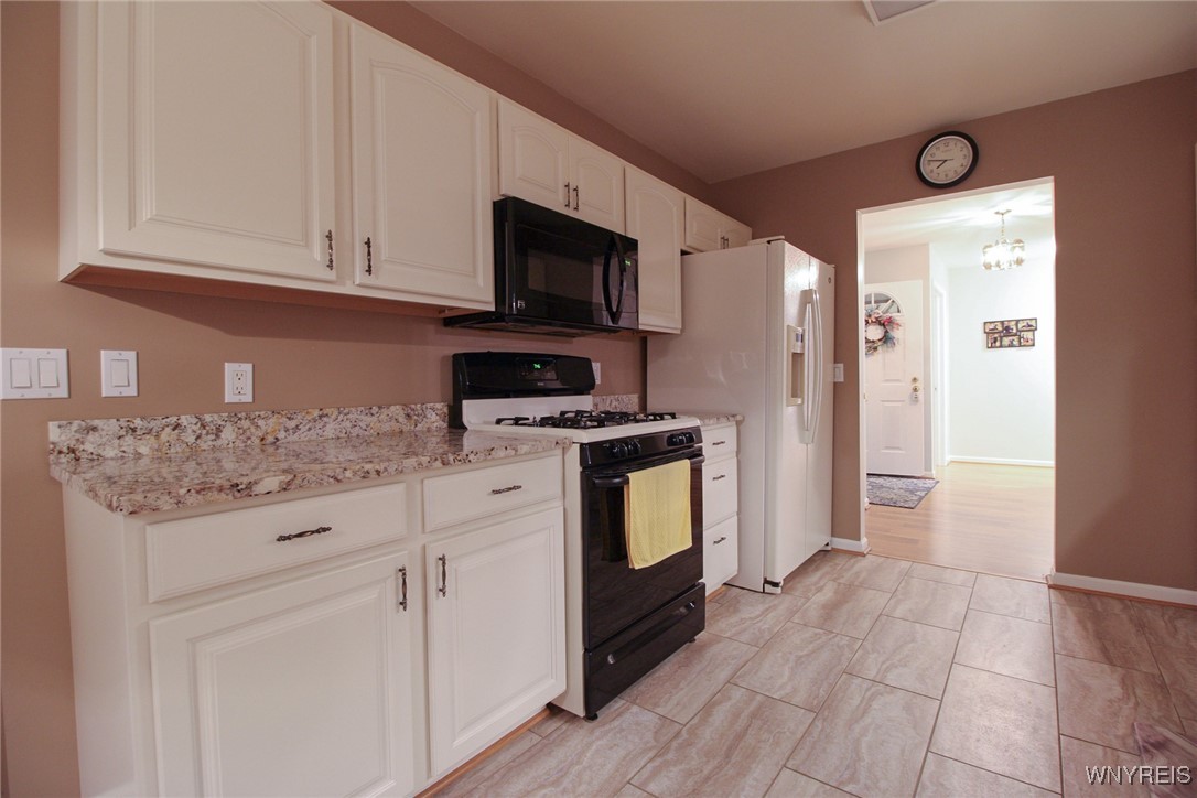 Chili, New York 14514, United States, 2 Bedrooms Bedrooms, ,2 BathroomsBathrooms,Residential,Active,221717