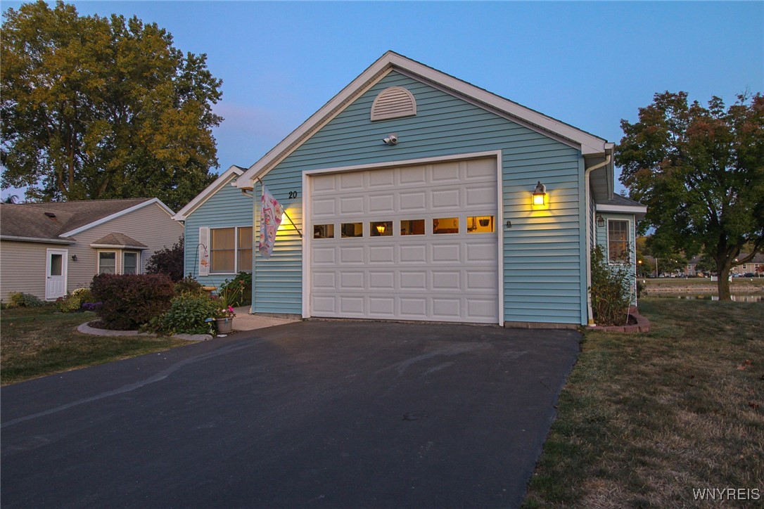 Chili, New York 14514, United States, 2 Bedrooms Bedrooms, ,2 BathroomsBathrooms,Residential,Active,221717