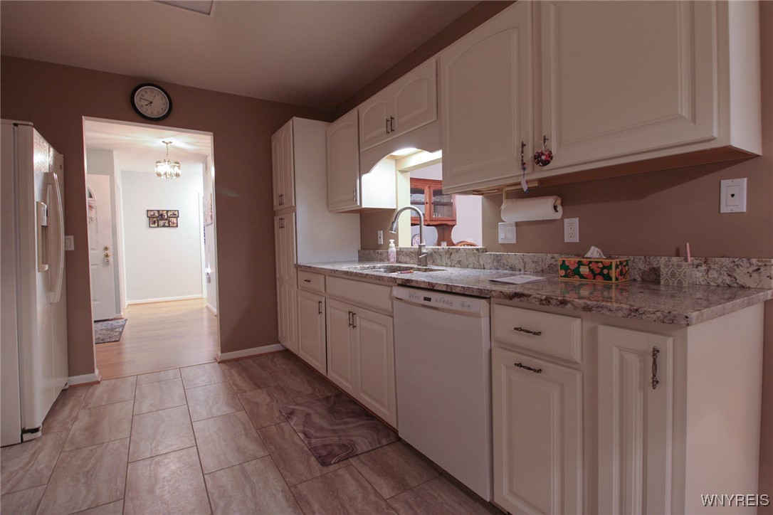 Chili, New York 14514, United States, 2 Bedrooms Bedrooms, ,2 BathroomsBathrooms,Residential,Active,221717