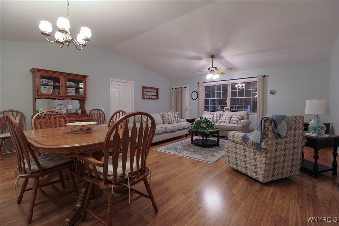 Chili, New York 14514, United States, 2 Bedrooms Bedrooms, ,2 BathroomsBathrooms,Residential,Active,221717