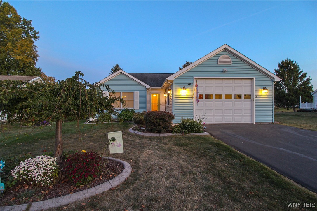 Chili, New York 14514, United States, 2 Bedrooms Bedrooms, ,2 BathroomsBathrooms,Residential,Active,221717