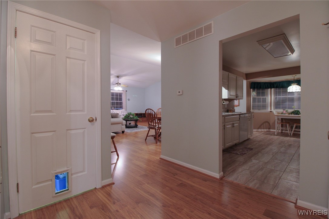 Chili, New York 14514, United States, 2 Bedrooms Bedrooms, ,2 BathroomsBathrooms,Residential,Active,221717