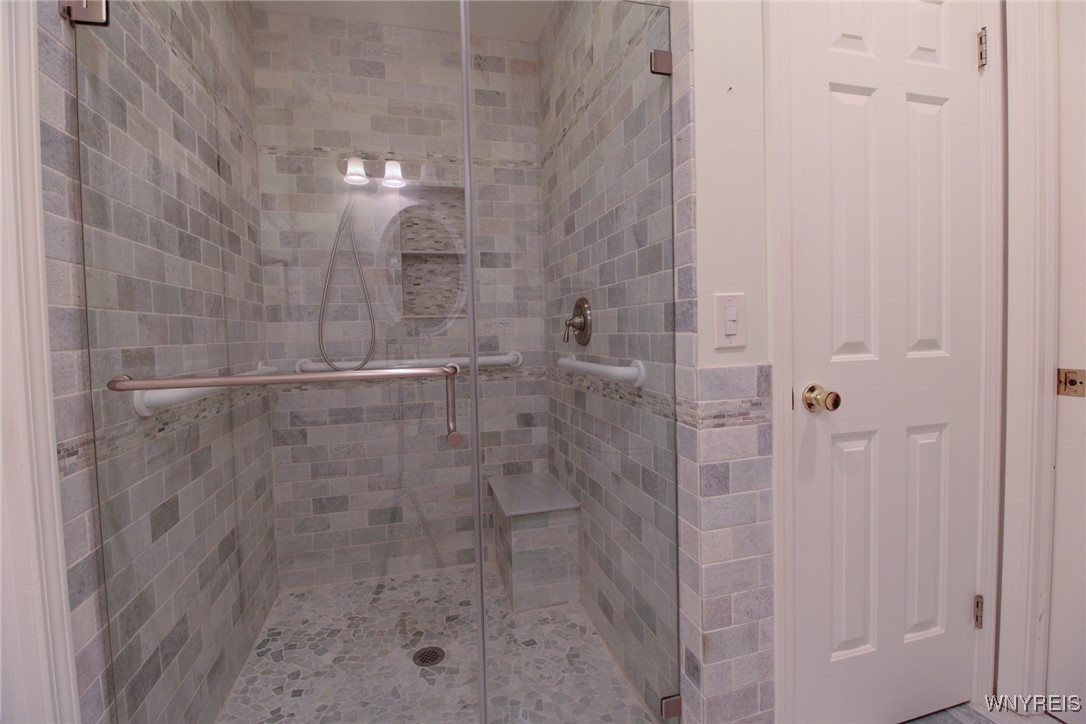 Chili, New York 14514, United States, 2 Bedrooms Bedrooms, ,2 BathroomsBathrooms,Residential,Active,221717