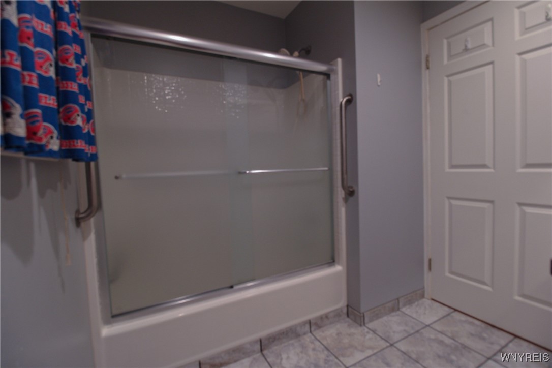 Chili, New York 14514, United States, 2 Bedrooms Bedrooms, ,2 BathroomsBathrooms,Residential,Active,221717