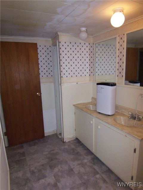 Tiny photo for 8 Lawrence Avenue, Pembroke, NY 14036 (MLS # B1655371)