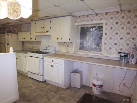 Tiny photo for 8 Lawrence Avenue, Pembroke, NY 14036 (MLS # B1655371)