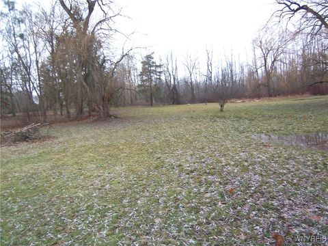 Tiny photo for 8 Lawrence Avenue, Pembroke, NY 14036 (MLS # B1655371)