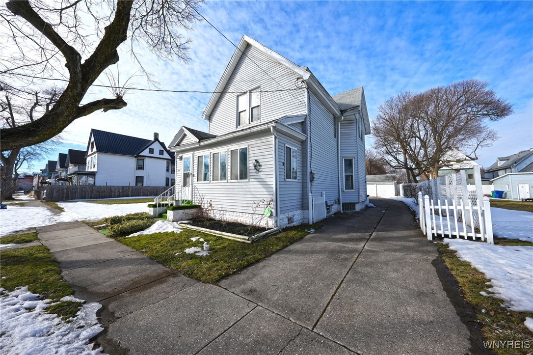 40 Edna Place, Buffalo, New York image 1