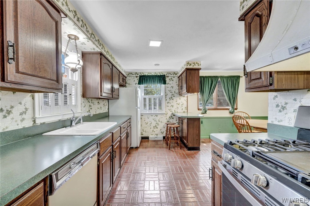 90 Joseph Street, Cheektowaga, New York image 10