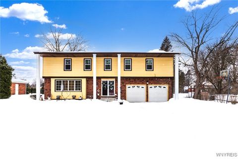 Photo of 60 Chapel Woods Ct, Amherst, NY 14221 (MLS # B1655132)