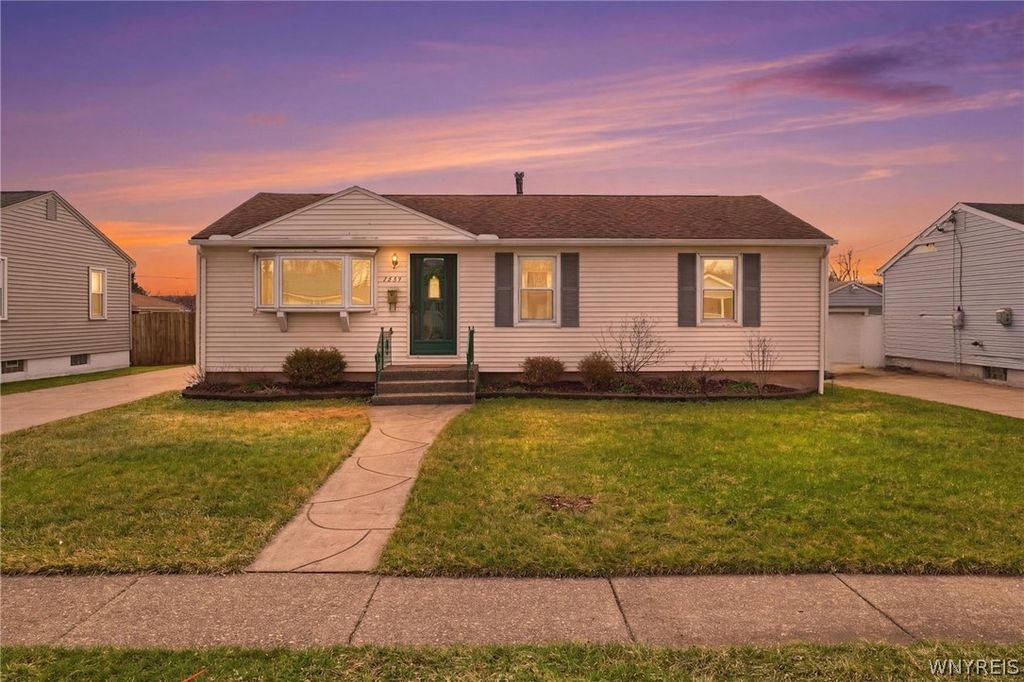 Photo of 4243 E Frontier Drive, Hamburg, NY 14219 (MLS # B1668909)