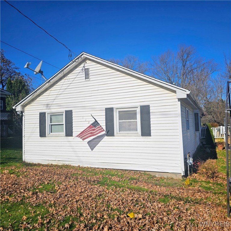 Shelby, New York 14103, United States, 3 Bedrooms Bedrooms, ,1 BathroomBathrooms,Residential,Pending,33102