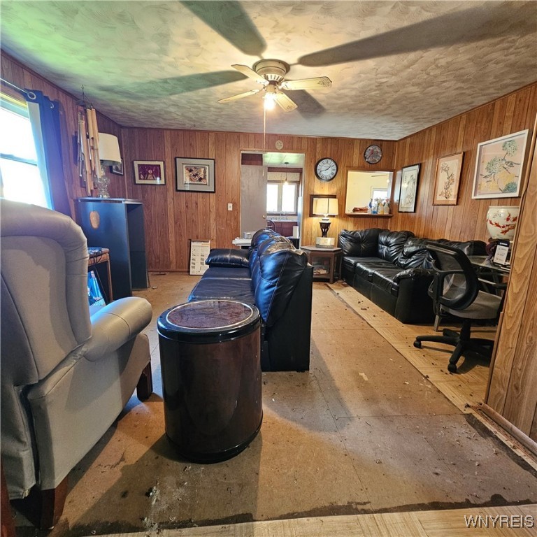 Shelby, New York 14103, United States, 3 Bedrooms Bedrooms, ,1 BathroomBathrooms,Residential,Pending,33102