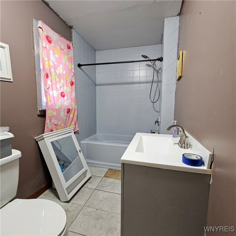 Shelby, New York 14103, United States, 3 Bedrooms Bedrooms, ,1 BathroomBathrooms,Residential,Pending,33102