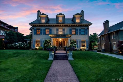 Photo of 36 Lincoln Parkway, Buffalo, NY 14222 (MLS # B1559828)