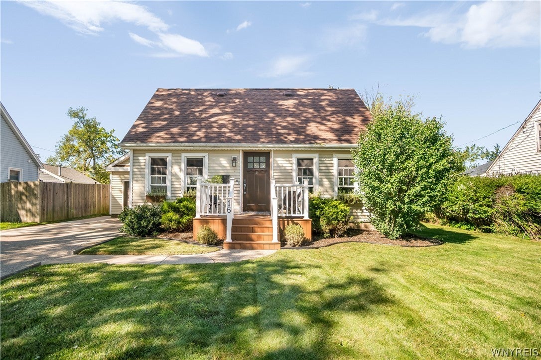 16 Cloverdale Road