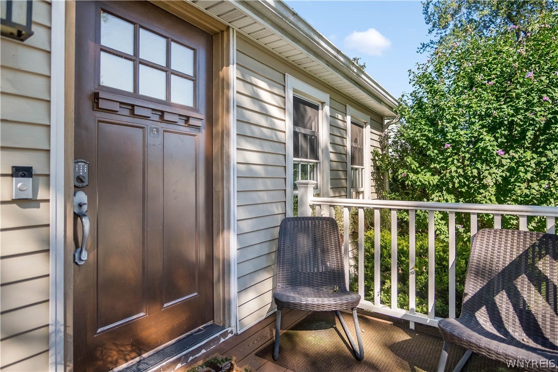 16 Cloverdale Road
