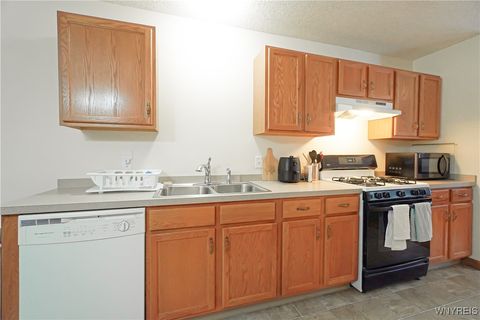 Tiny photo for 5190 Briercliff Drive, Hamburg, NY 14075 (MLS # B1655231)