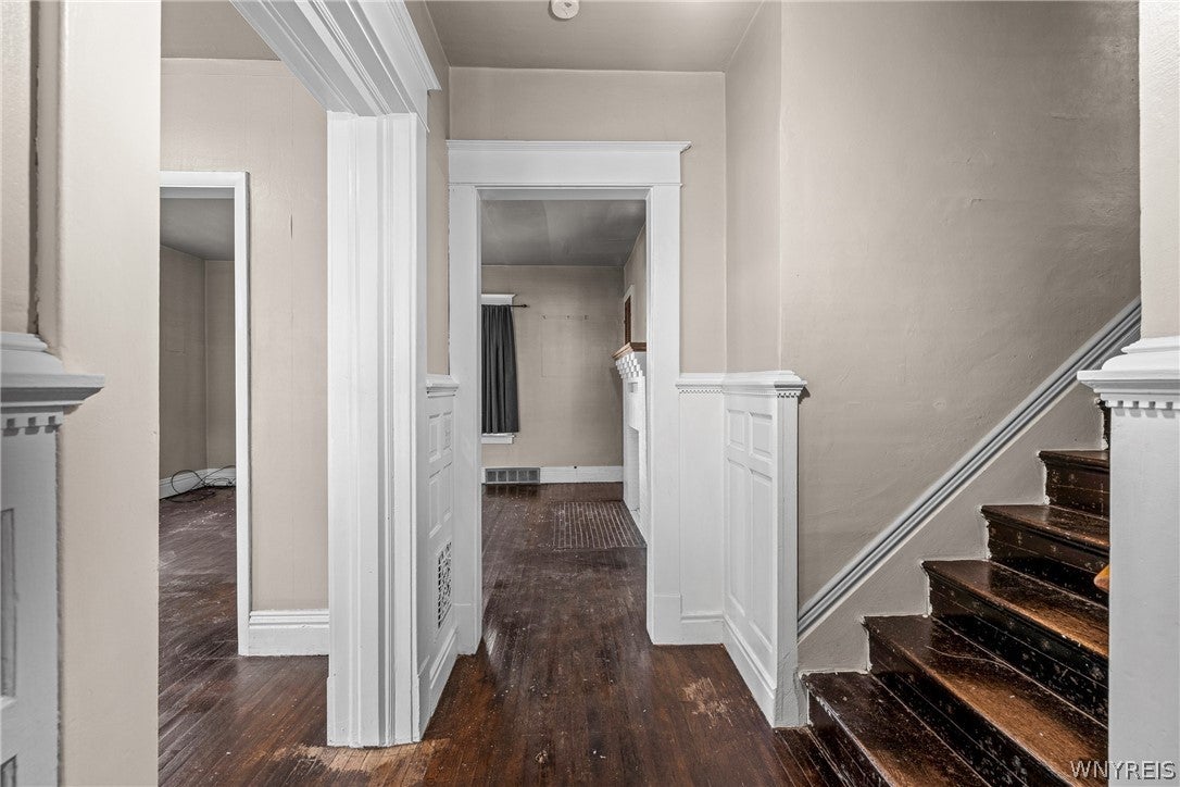 77 Woodside Avenue