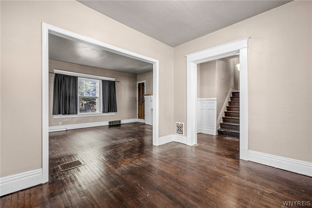 77 Woodside Avenue
